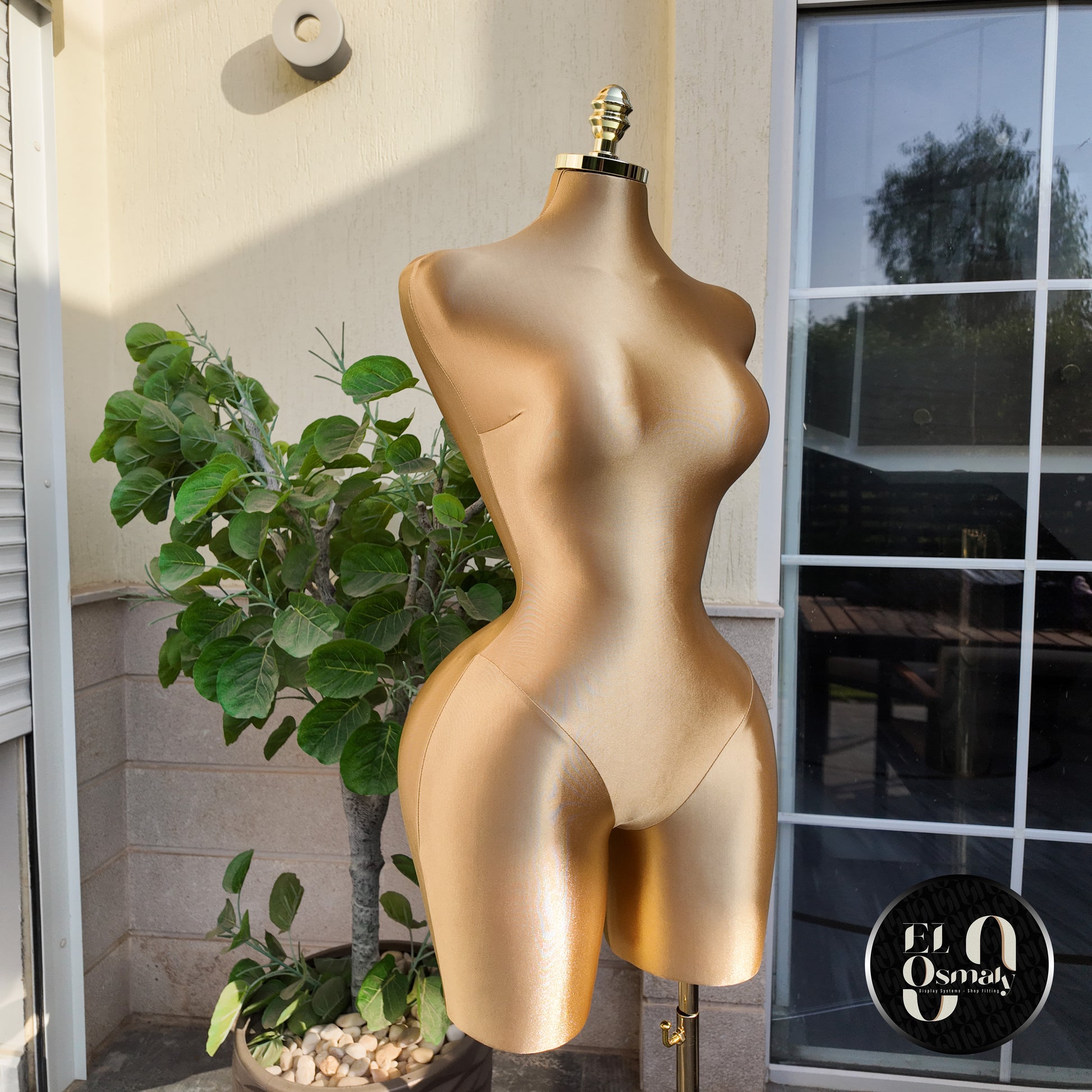 مانيكان كيرفي-Curvy mannequin